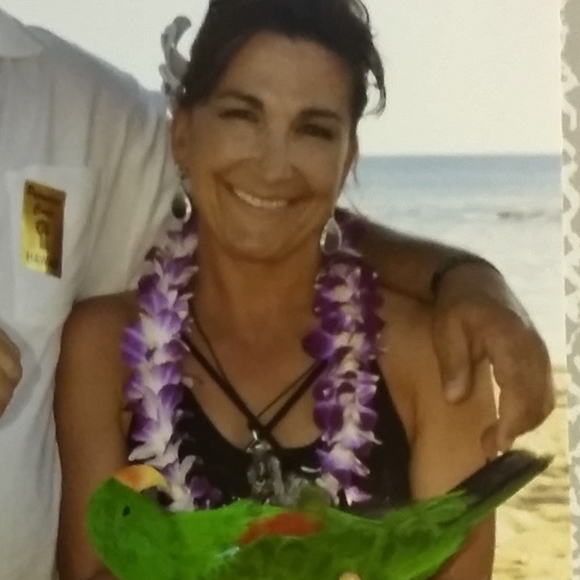 Meet your Posher, Bobbi - Picture 1 of 1